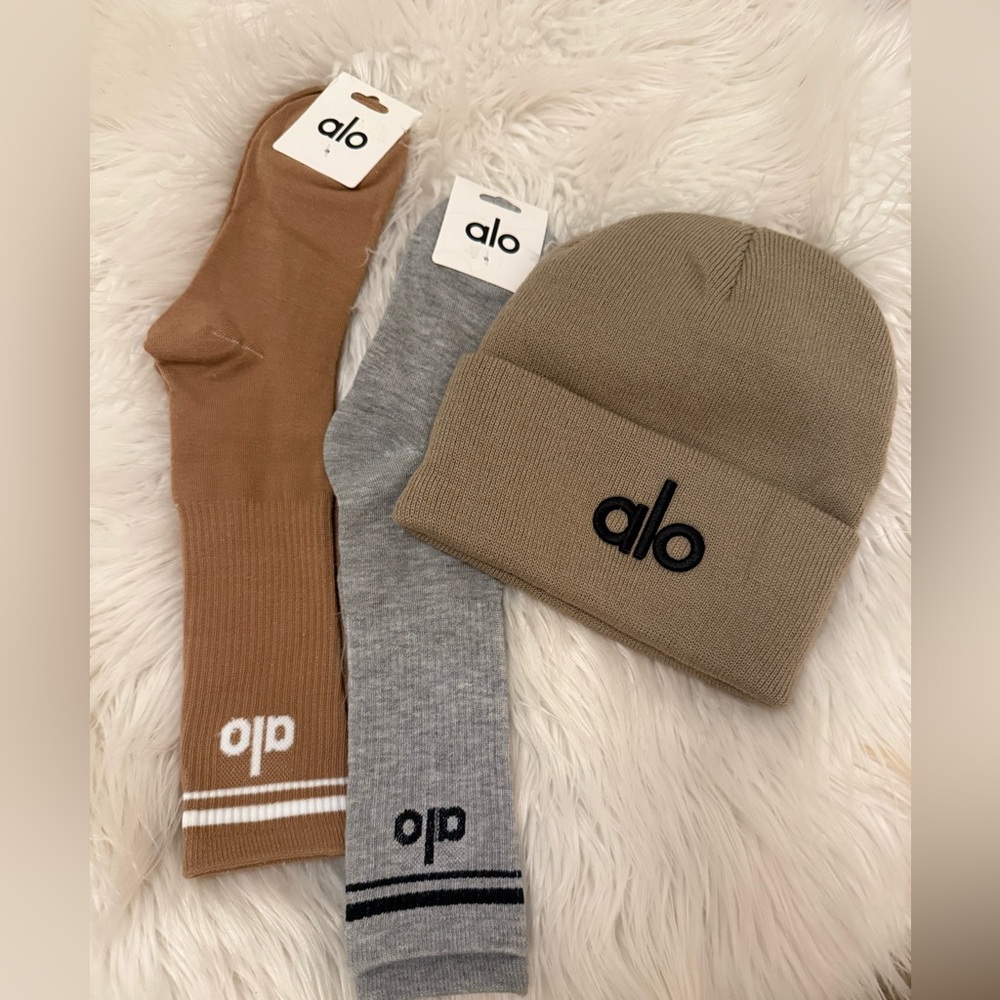 Alo Taupe Beanie and Sock Set